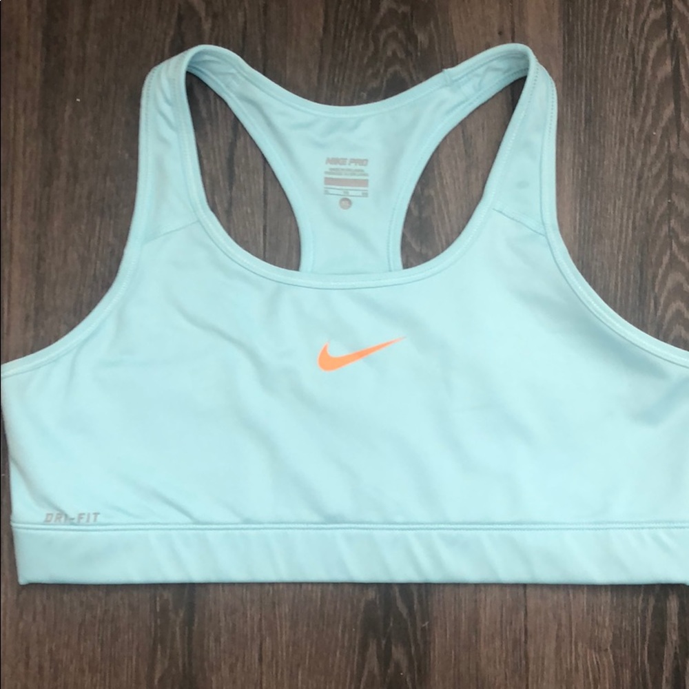 Nike Pro Medium Impact Sports Bra